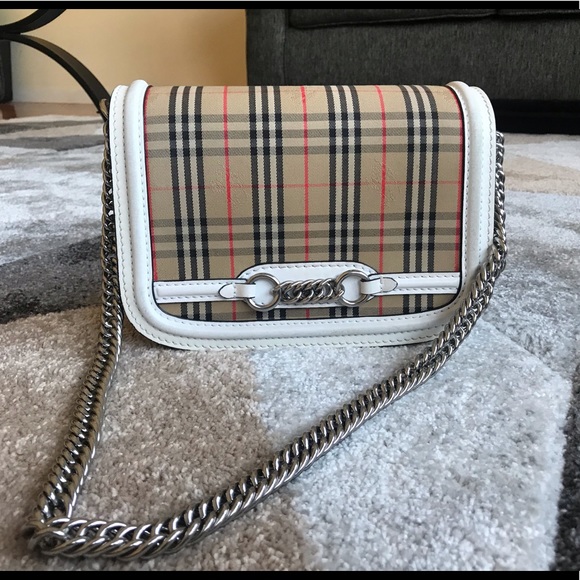 Authentic Burberry Link Shoulder Bag - Picture 2 of 16